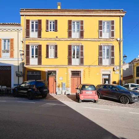 Antica Casa Del Segretario * Serramonacesca